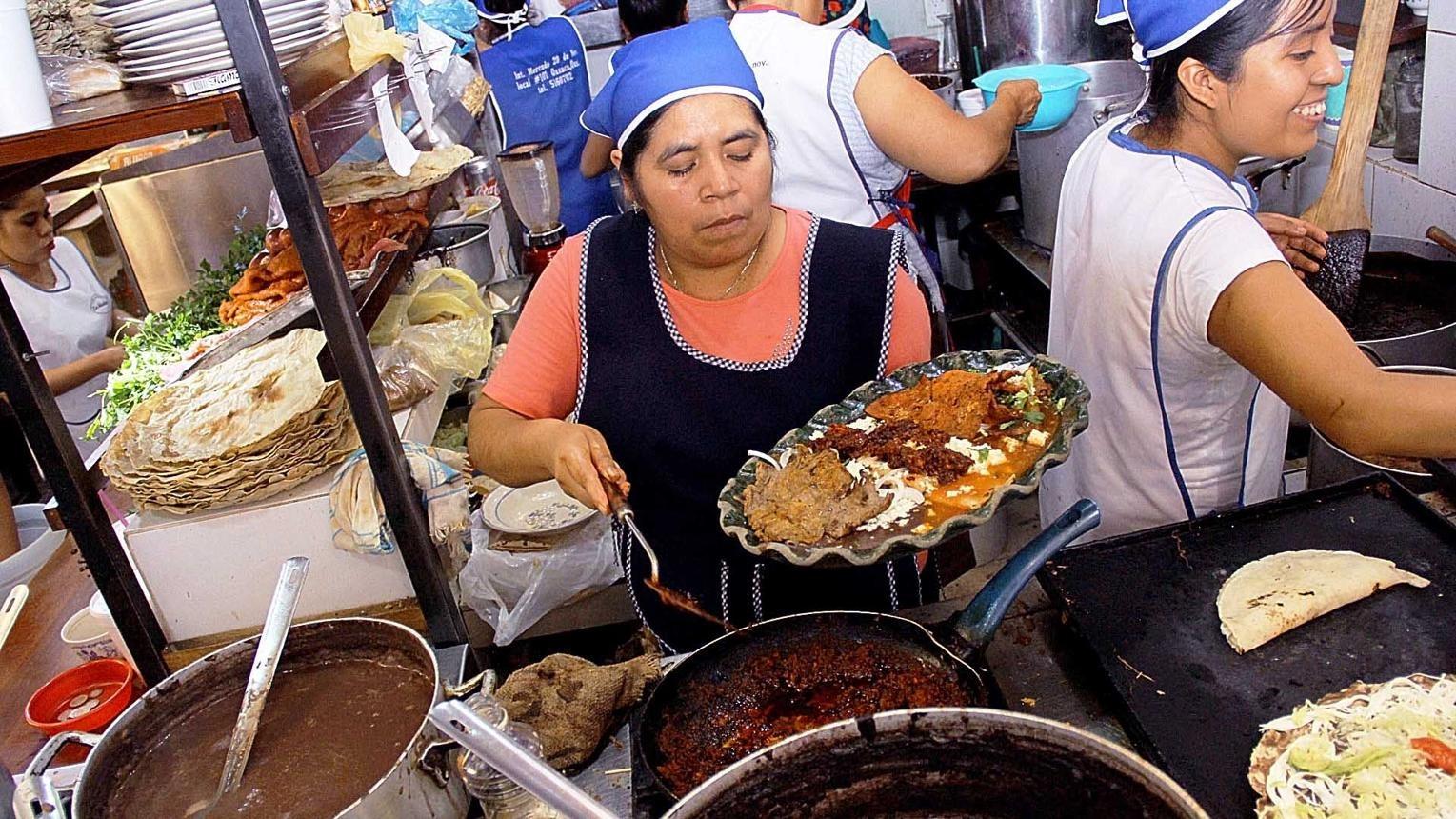 Cumple 63 a&ntilde;os el Mercado 20 de Noviembre de Oaxaca | NVI Noticias